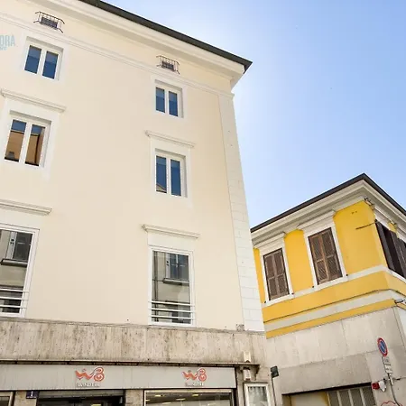 Palazzo Saba Tirabora Short Rent Apartmán Terst