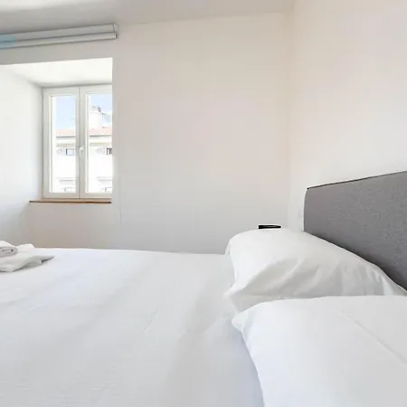 Palazzo Saba Tirabora Short Rent Apartmán *