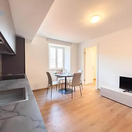 Apartmán Palazzo Saba Tirabora Short Rent Terst