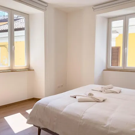 Palazzo Saba Tirabora Short Rent Apartmán Terst