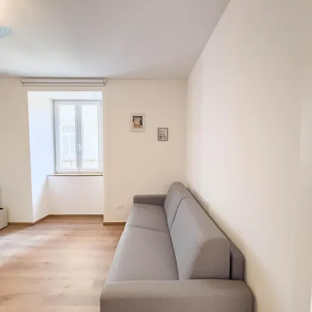Apartmán Palazzo Saba Tirabora Short Rent Terst