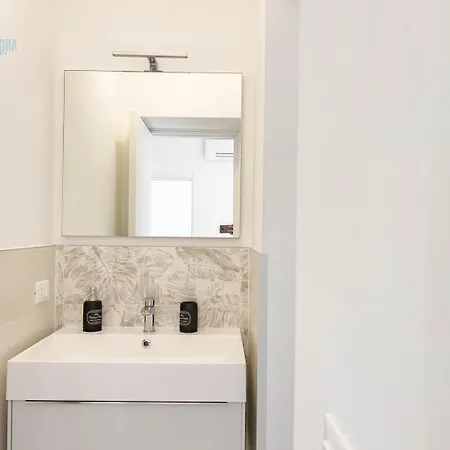 Lägenhet Palazzo Saba Tirabora Short Rent Trieste