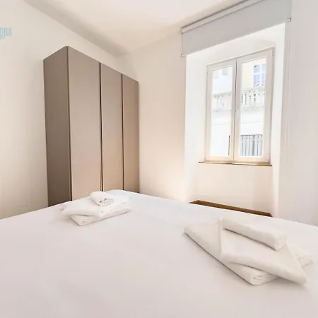 Palazzo Saba Tirabora Short Rent Apartmán *