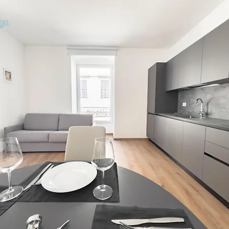 Palazzo Saba Tirabora Short Rent Lägenhet