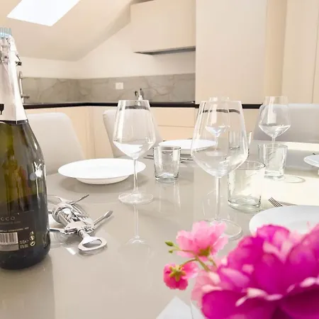 Apartmán Palazzo Saba Tirabora Short Rent *