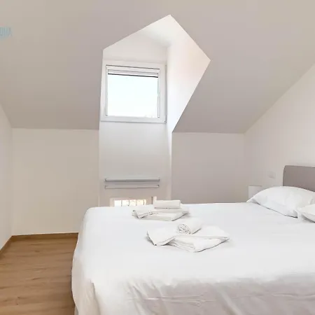 Palazzo Saba Tirabora Short Rent 아파트 *