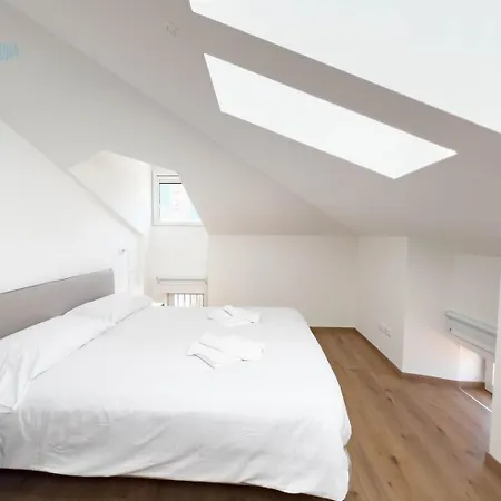 Palazzo Saba Tirabora Short Rent * 트리에스테