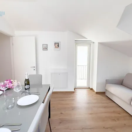 Palazzo Saba Tirabora Short Rent * Trieste