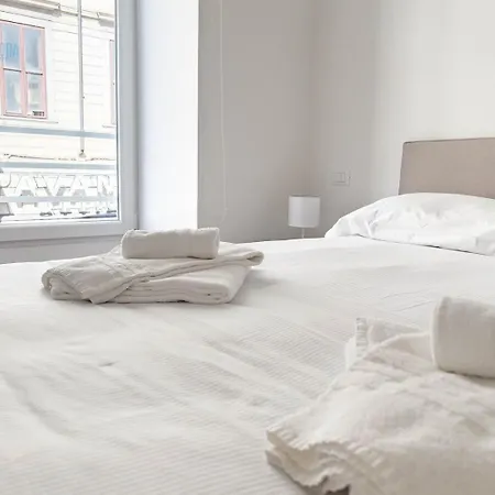 Palazzo Saba Tirabora Short Rent Lägenhet Trieste